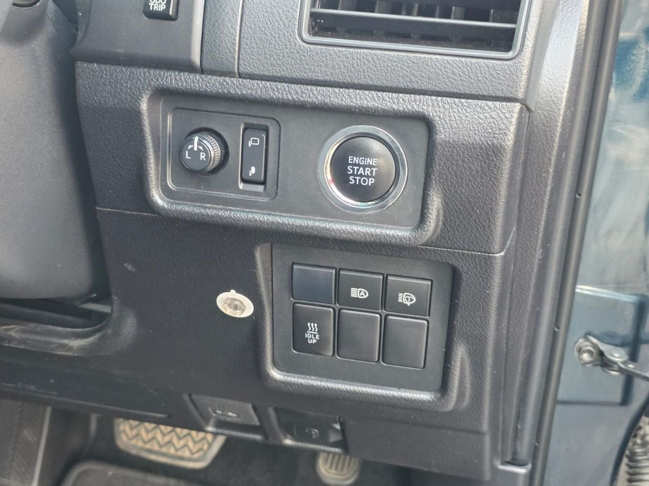 تويوتا برادو PRADO DIESEL 2800 CC RIGHT HAND DRIVE ONLY FOR EXPORT