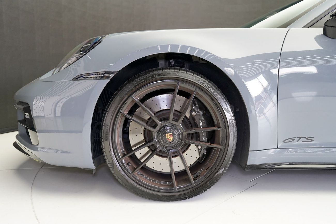 بورش 911 Carrera GTS 3.0L (450 HP) Convertible