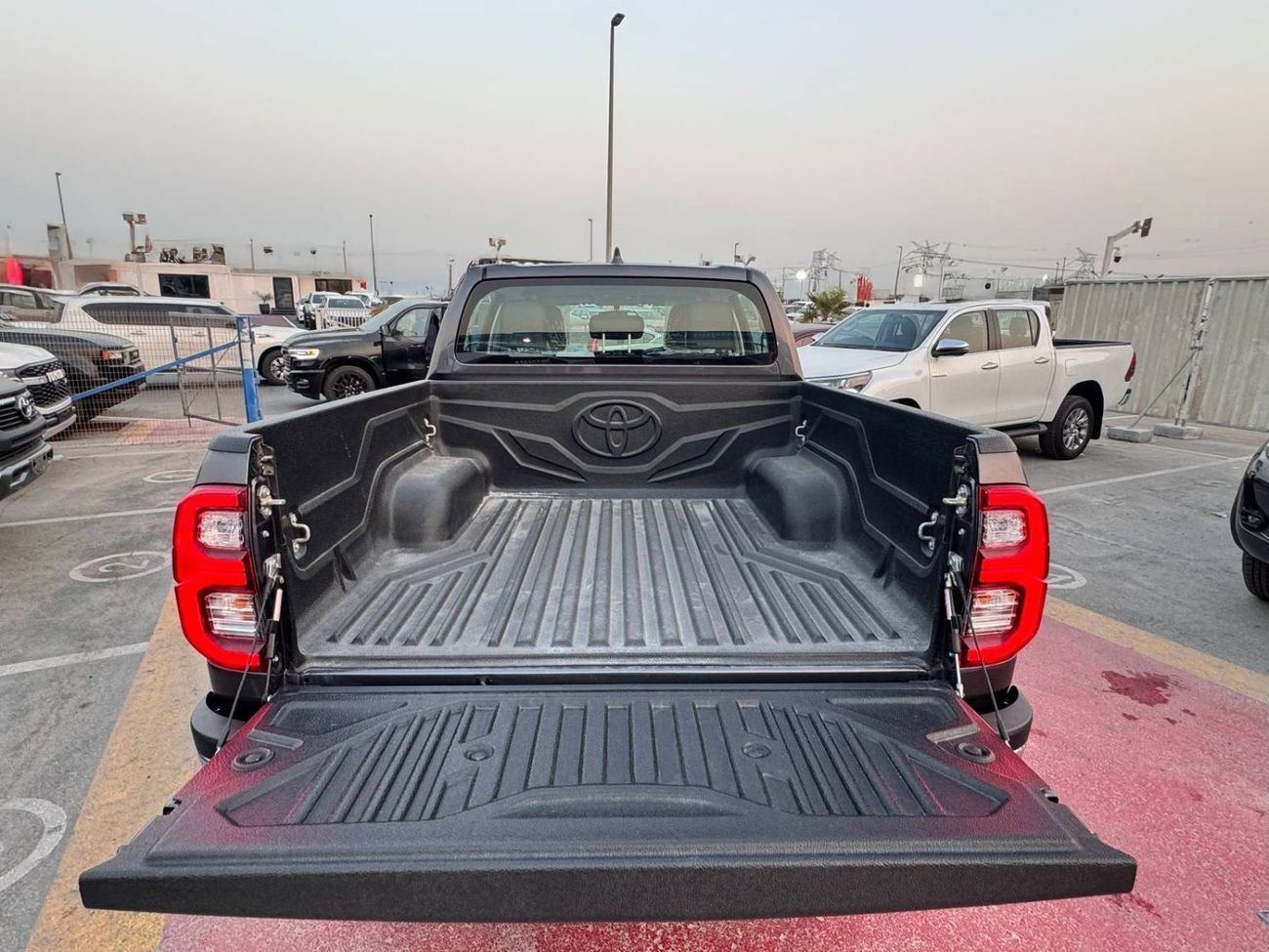 تويوتا هيلوكس 2025 TOYOTA RIGHT HAND DRIVE HILUX TOP-LINE D/CAB 2.8L DIESEL BRAND NEW 0KM