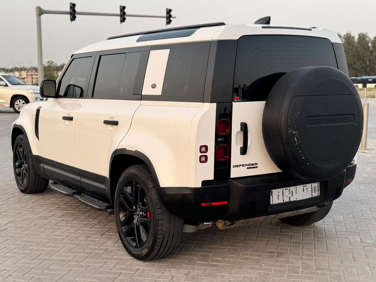 لاند روفر ديفندر Land rover defender P400 110 SE 3.0L (5 Seater) 2020 V6
