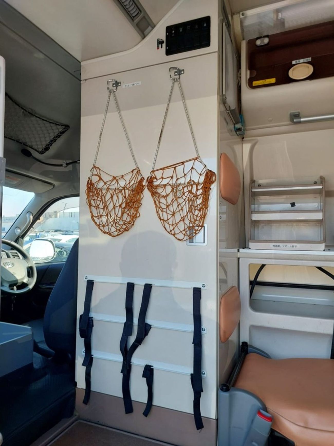 Toyota Hiace TOYOTA HIACE VAN AMBULANCE RHD 2015 MODEL 2.7 L PETROL AUTOMATIC(PM15323)