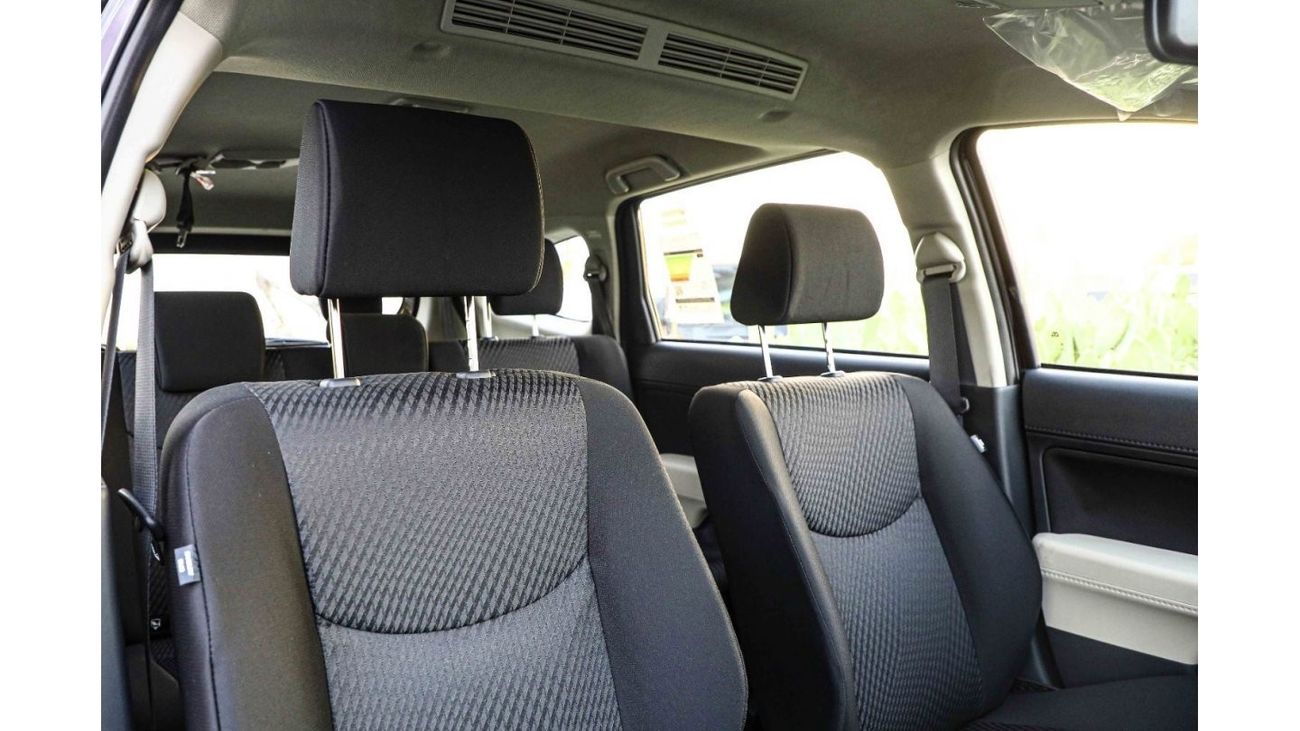 تويوتا راش تويوتا رش 1.5P 2023 - برونزي معدني من الداخل أسود