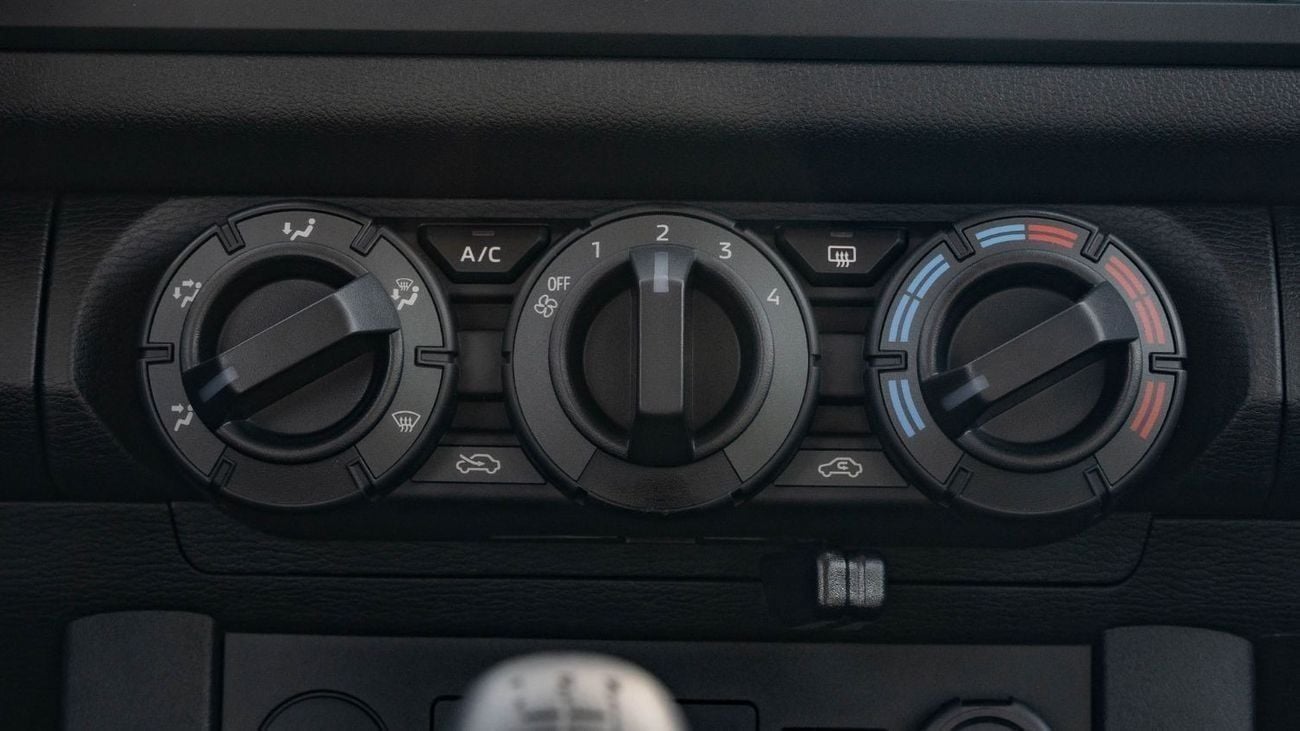 Mitsubishi L200 2026 Mitsubishi L200 GL 2.4L MT Petrol (Black)