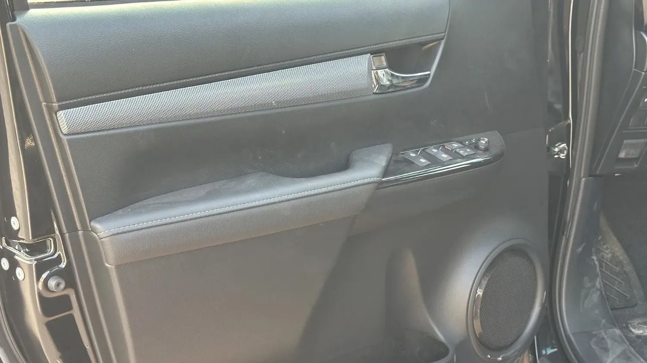 تويوتا هيلوكس Toyota/HILUX P DC 4WD 4.0L GR-SPORT AT