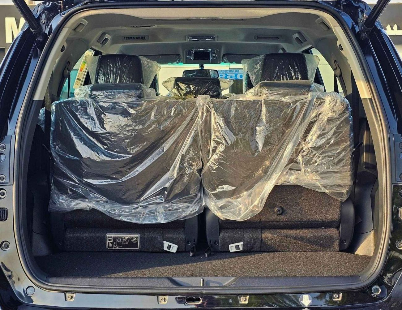 Toyota Fortuner SR5 ADVENTURE | 4.0L V6 PETROL | FRONT PWR SEATS | PUSH START | DIFF LOCK AUTO A/C | (CODE # F6HA)