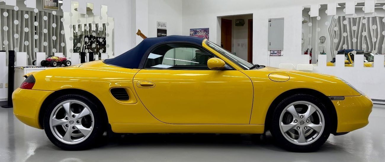 Porsche 718 Boxster Original paint .. Low Milegea .. Perfect Condition