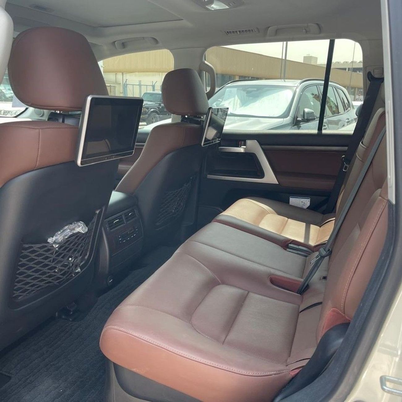 Toyota Land Cruiser TOYOTA LANDCRUISER VXR GRAND TOURING V8 5.7