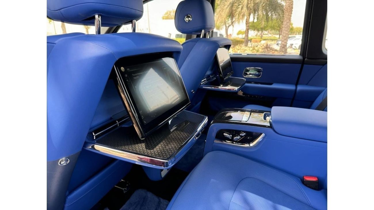 Rolls-Royce Cullinan BLACK BADGE GCC SPEC  UNDER WARRANTY AND SERVICE CONTRACT