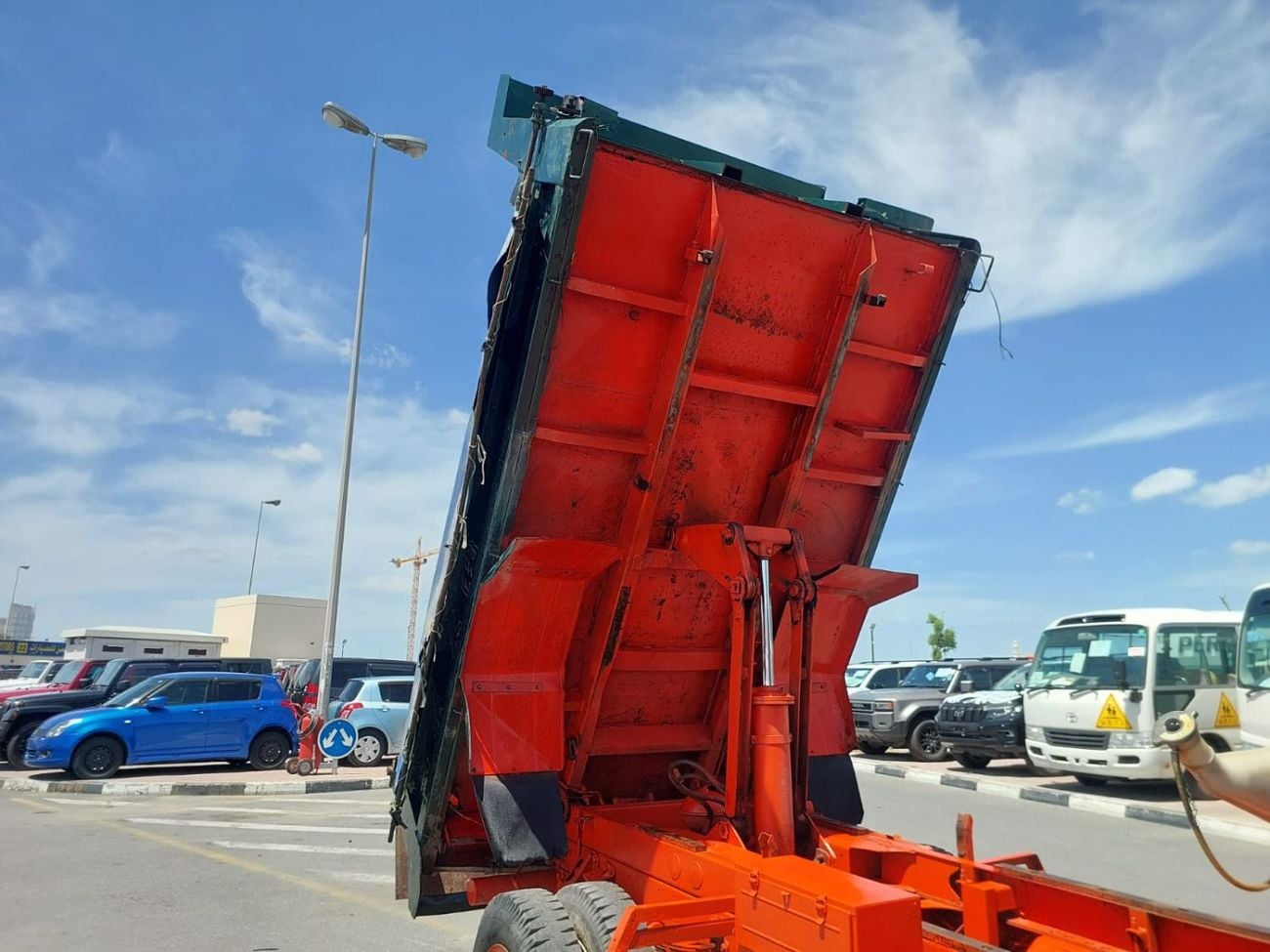إيسوزو فوروارد ISUZU FORWARD JUSTON DUMPER TRUCK RHD 1995 MODEL 8.2 L DIESEL MANUAL(PM000298)