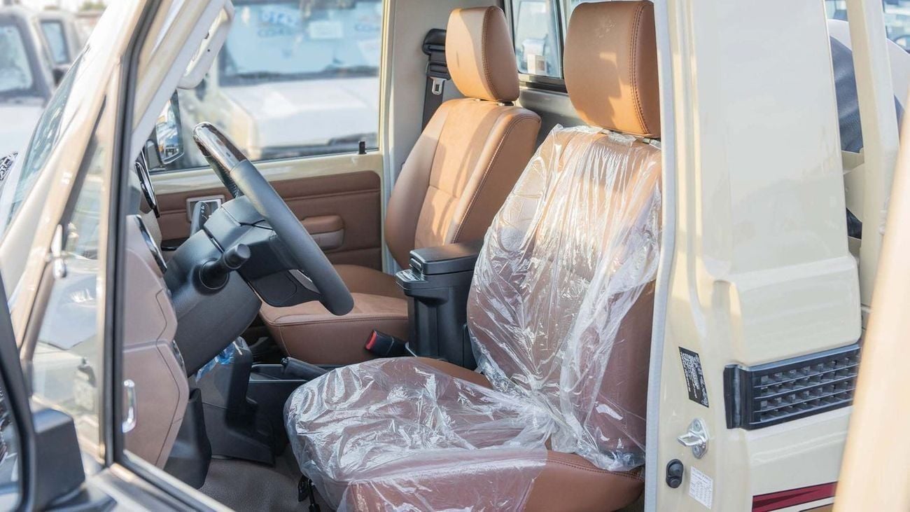 تويوتا لاند كروزر بيك آب 2025 Toyota Land Cruiser LC 79 2.8L SC AT Diesel Full Option (Beige)