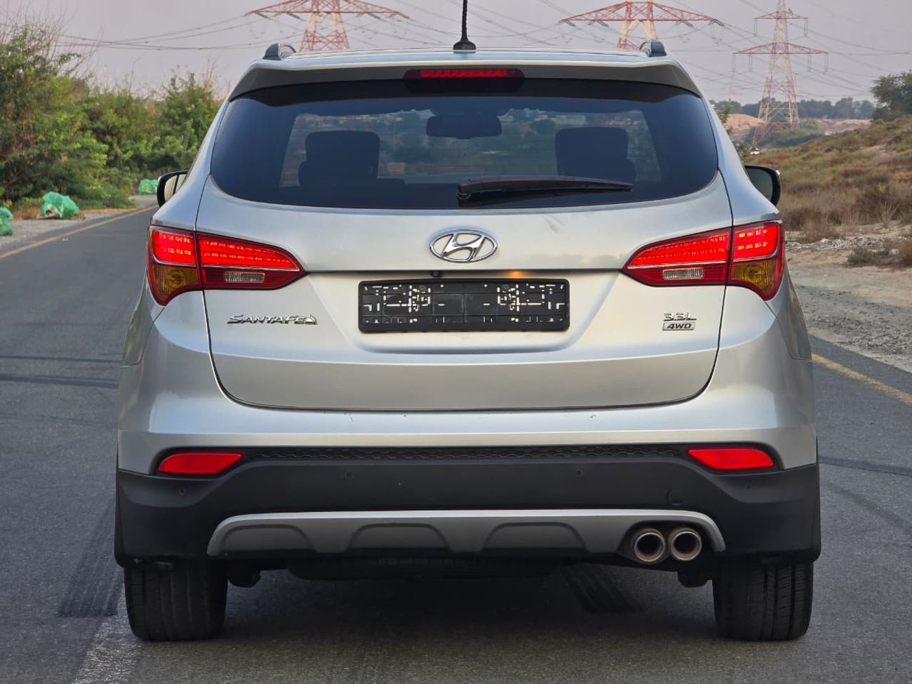 Hyundai Grand Santa Fe GLS Top 3.3L HYUNDAI SANTA FE GRAND 2014 GCC V6 // FULL OPITION // GOOD CONDITION // 7 SEATS