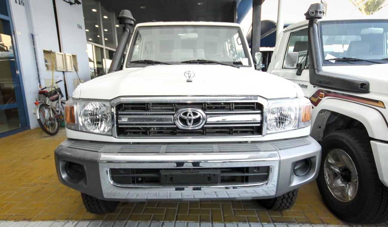 Toyota Land Cruiser LX