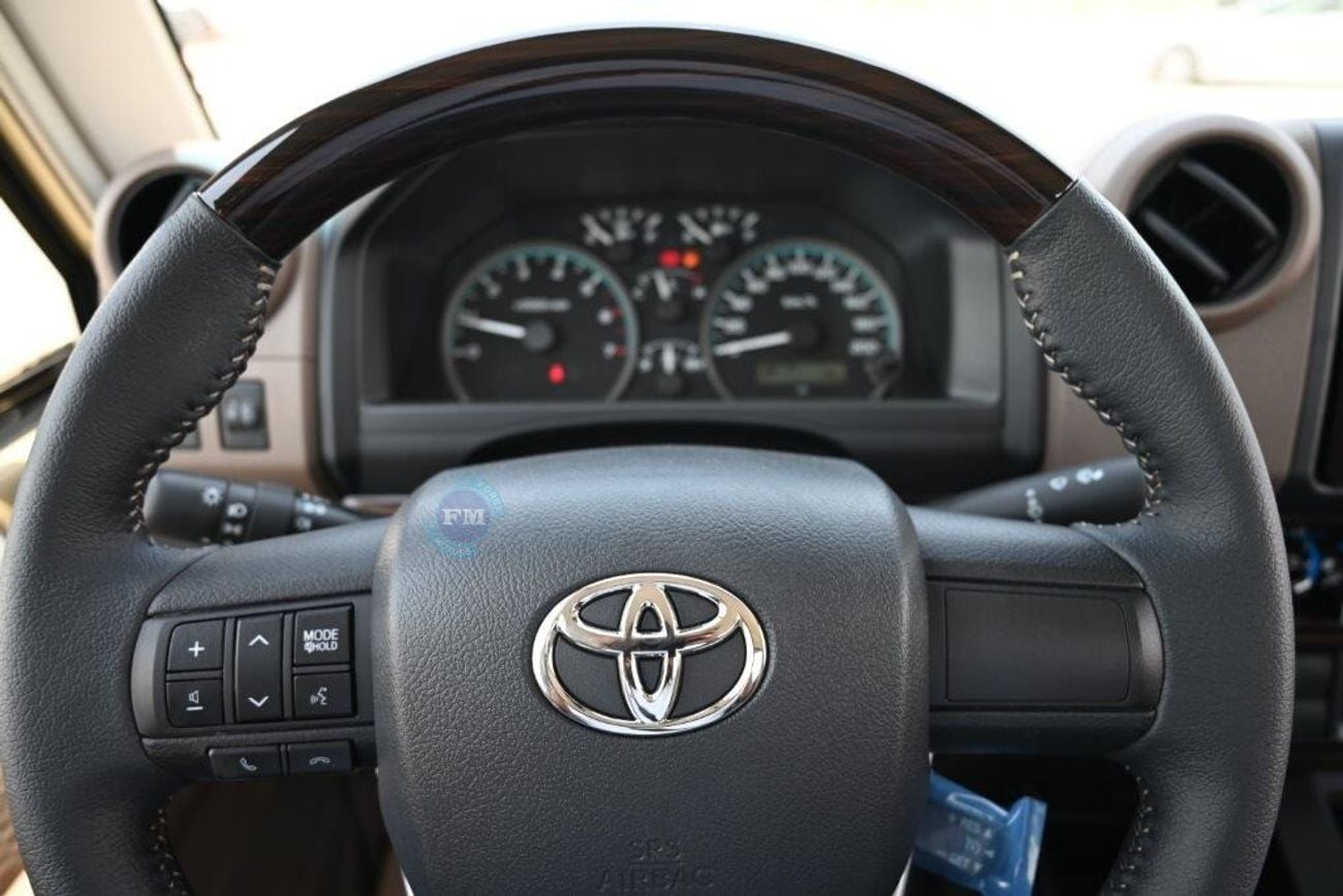 Toyota Land Cruiser Pick Up 79 Petrol 4.0L Automatic (Double Tank)