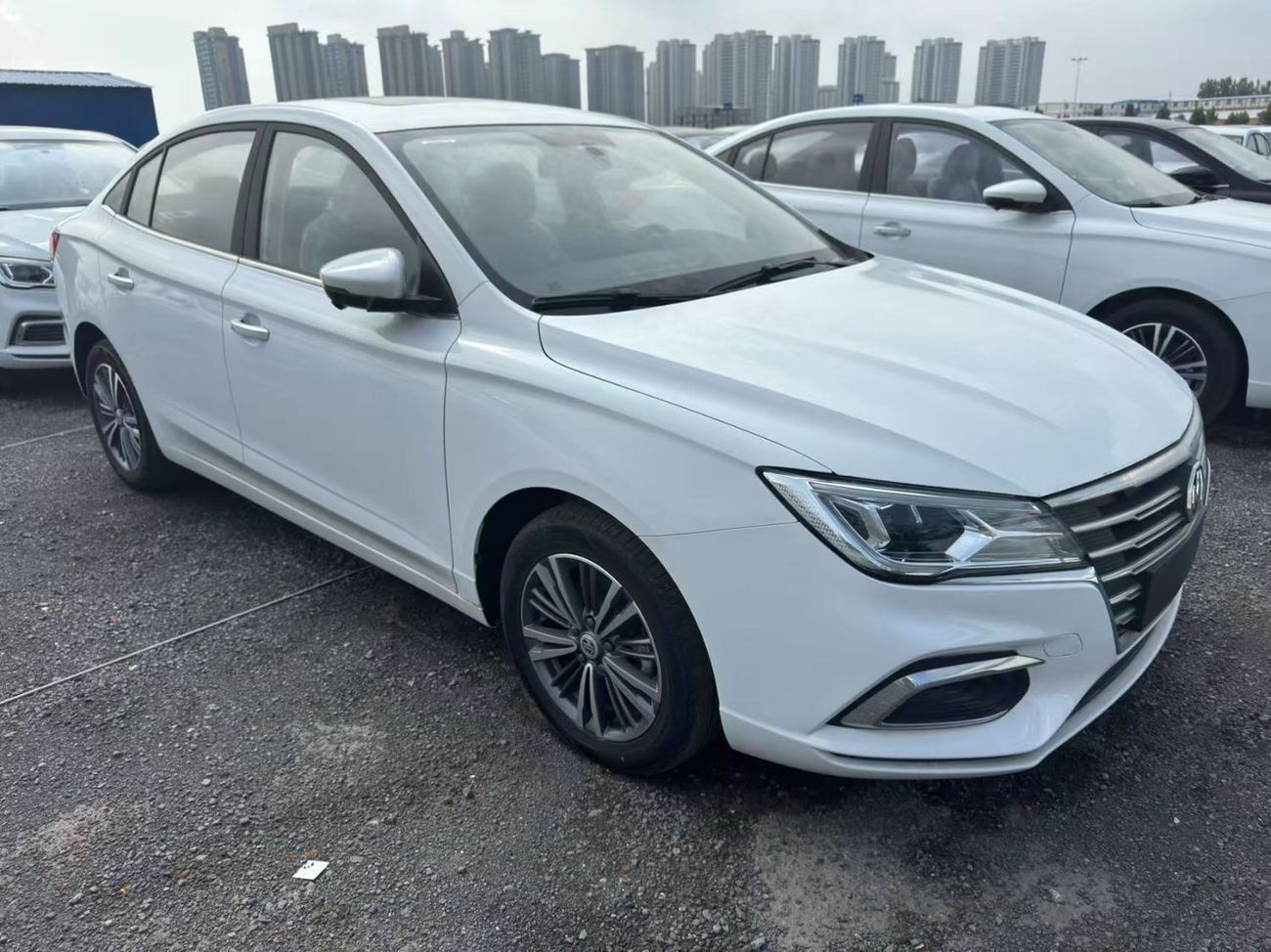 MG 5 DELUXE 1.5L A/T 2024 Full-option with Sunroof WHITE | Export or Wholesale