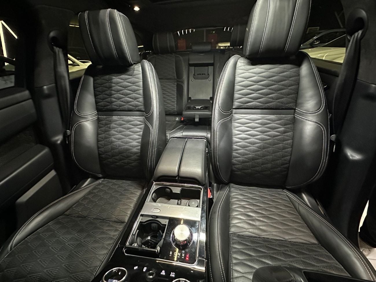 Land Rover Range Rover Velar SVAutobiography Dynamic 5.0L RANGE ROVER SV Autobiography Dynamic V8 | 2020 | VERY GOOD CONDITIONS