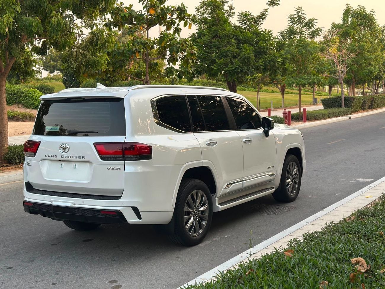 تويوتا لاند كروزر VXR