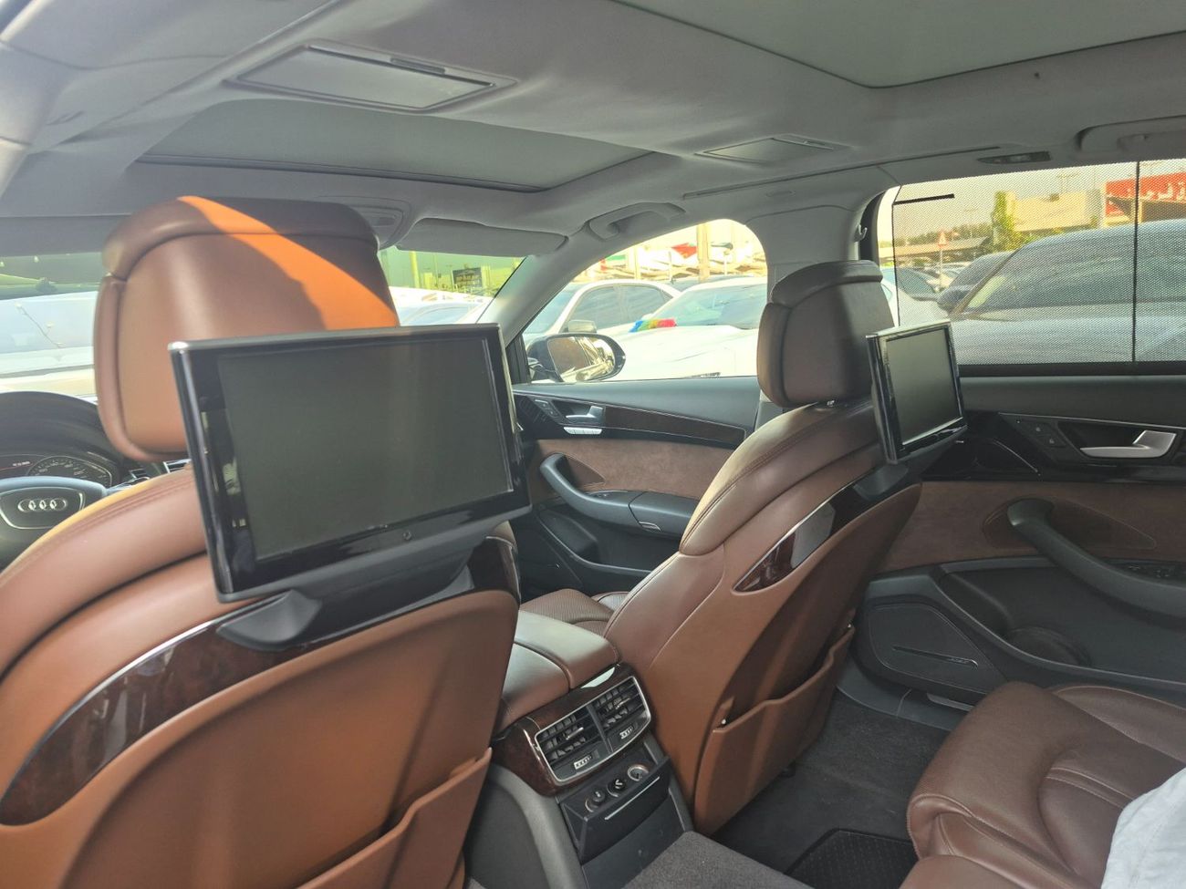 Audi A8 TFSI quattro 3.0L