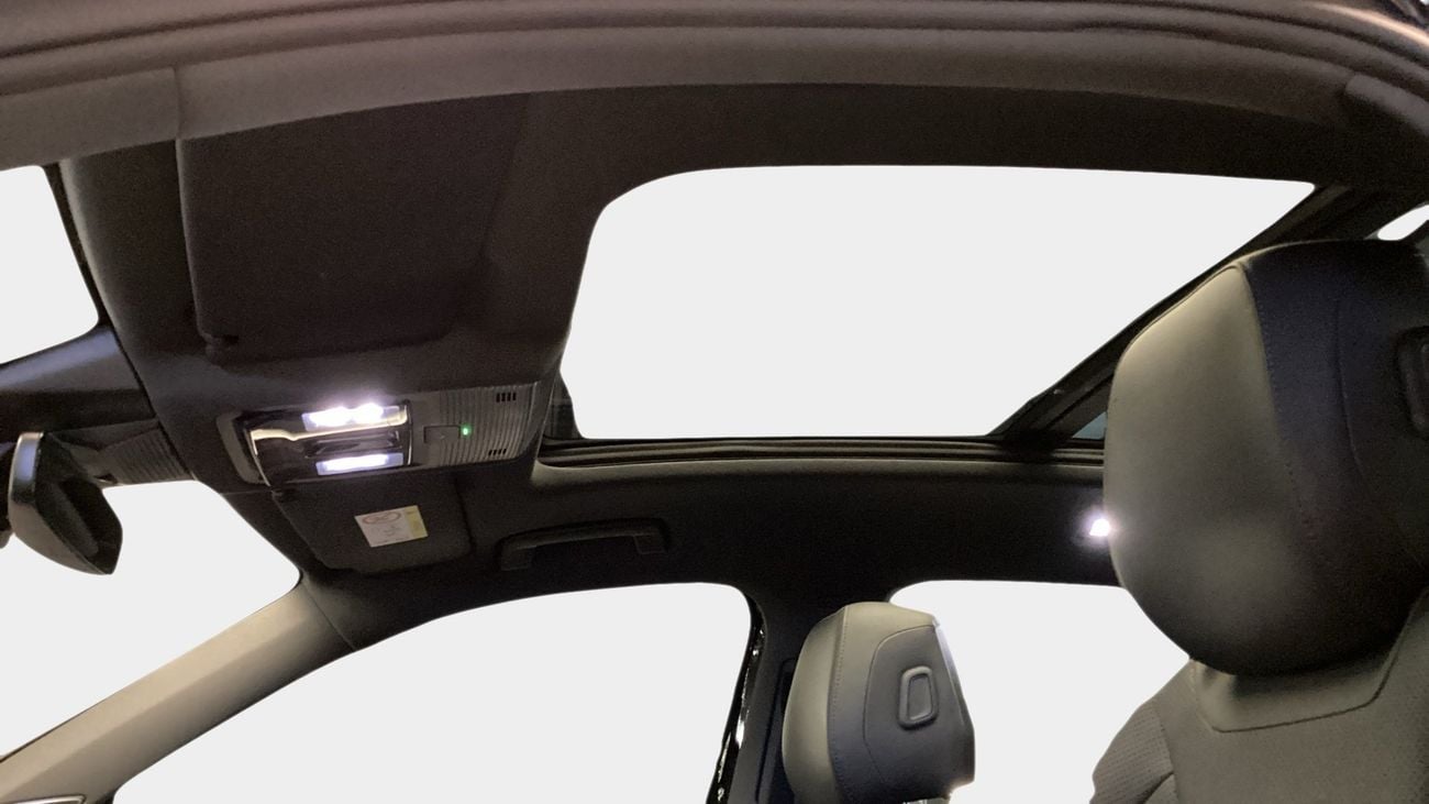 فولكس واجن تيجوان R-Line | شامل الضمان | 0 ﺪﻔﻋﺓ ﺃﻮﻟﻯ