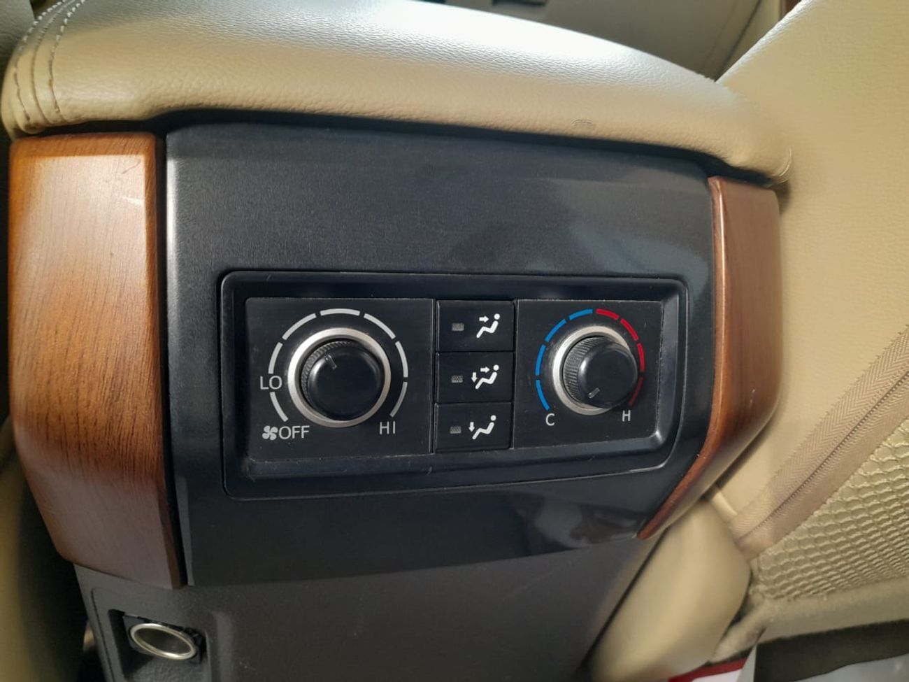 Toyota Prado Left hand drive petrol V6 Auto hydraulic suspension facelifted original car