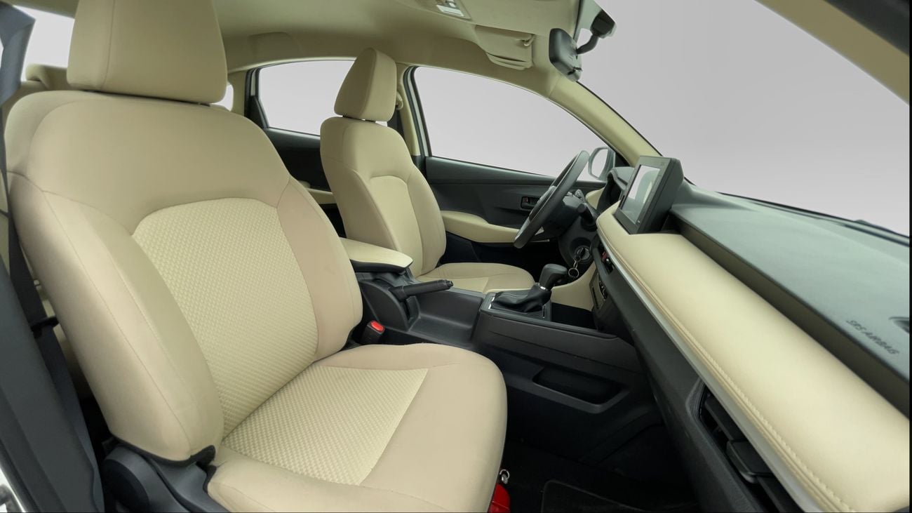 تويوتا يارس E 1.5 | بدون دفعة مقدمة | اختبار القيادة في المنزل