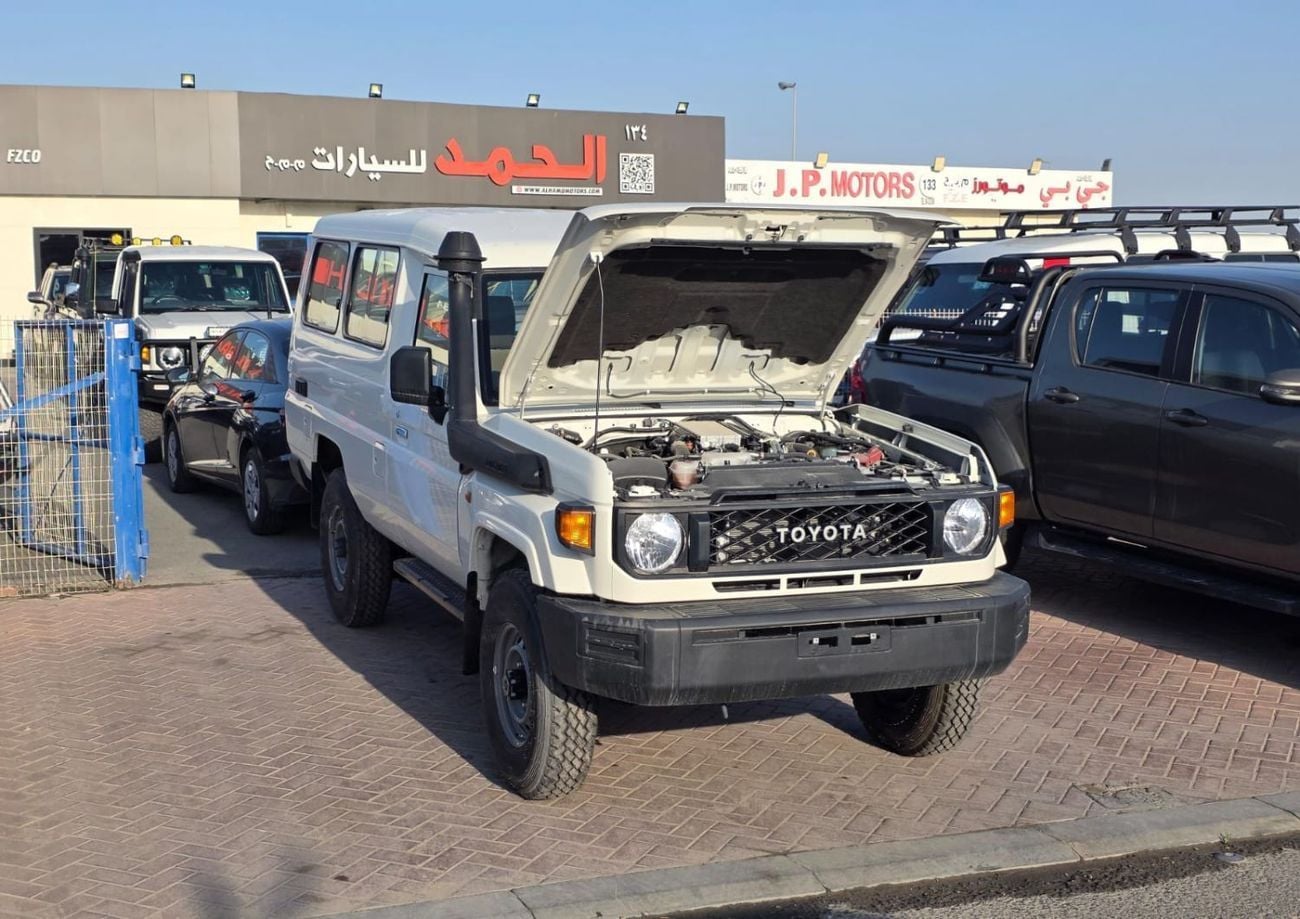 Toyota Land Cruiser DLX Diesel 2.8 liter ,Automatic gear ,Manual  Windows ,Left Hand Drive