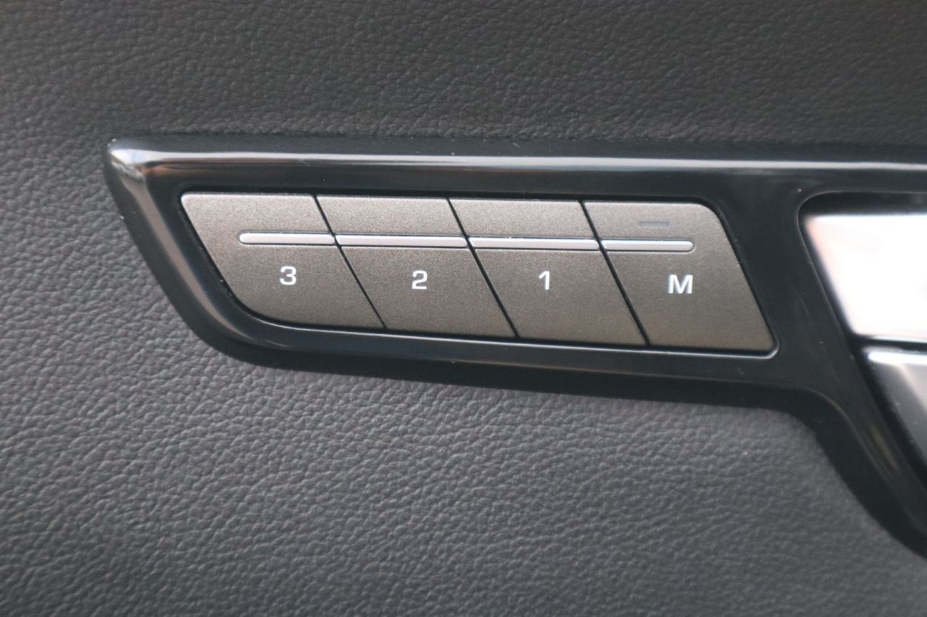 Land Rover Range Rover Evoque P250 HSE 2.0L