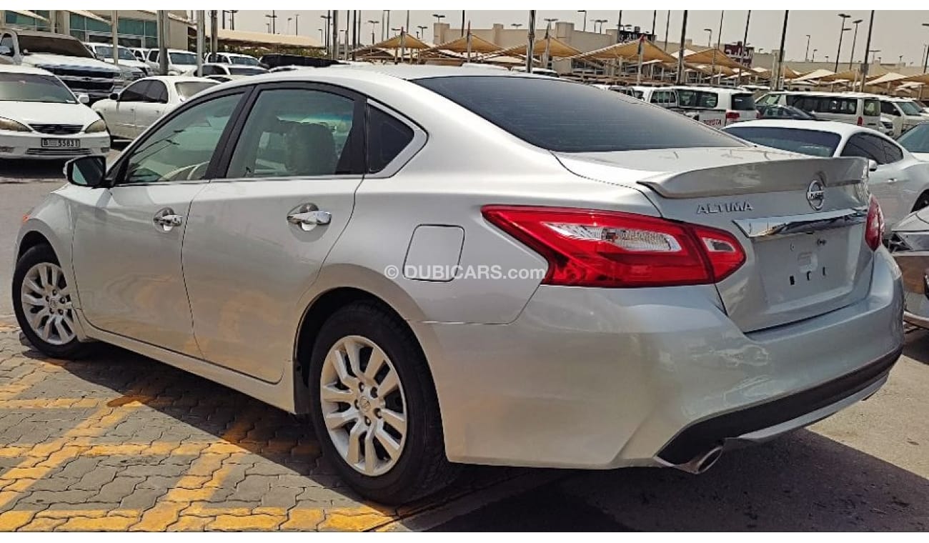 نيسان ألتيما