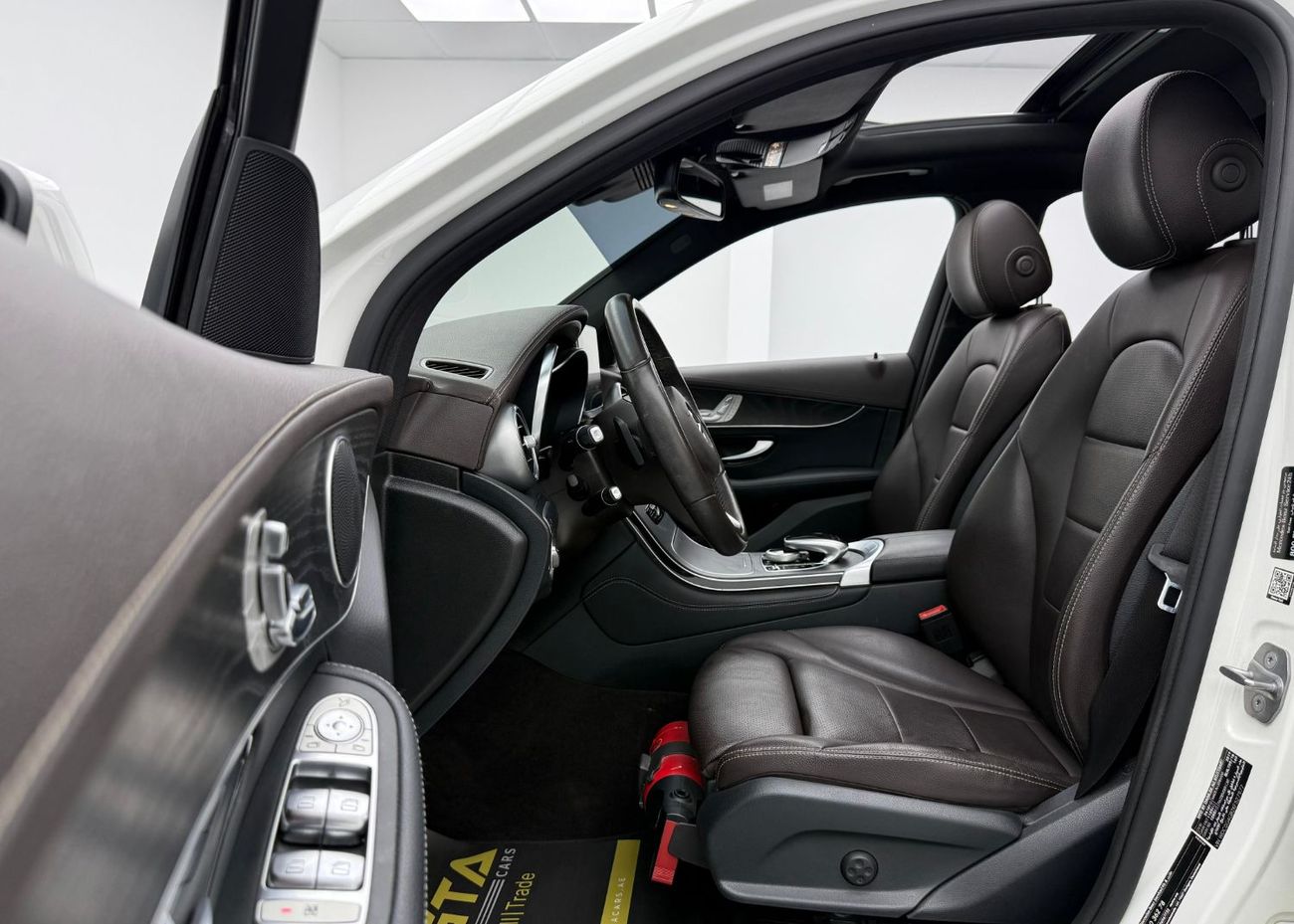 Mercedes-Benz GLC 250 4MATIC 2.0L 2019 Mercedes-Benz GLC 250 4MATIC, 1 Year Warranty, Service History, GCC