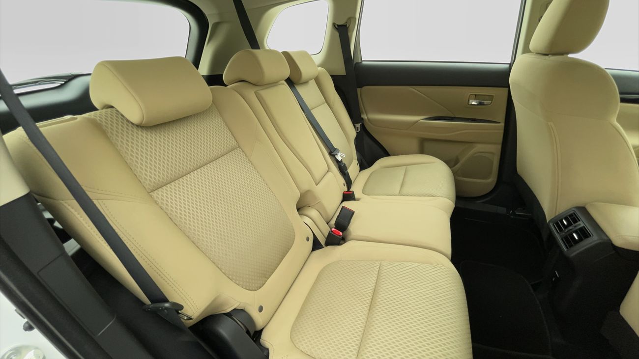 ميتسوبيشي آوتلاندر GLS MID 2.4 | بدون دفعة مقدمة | اختبار القيادة في المنزل