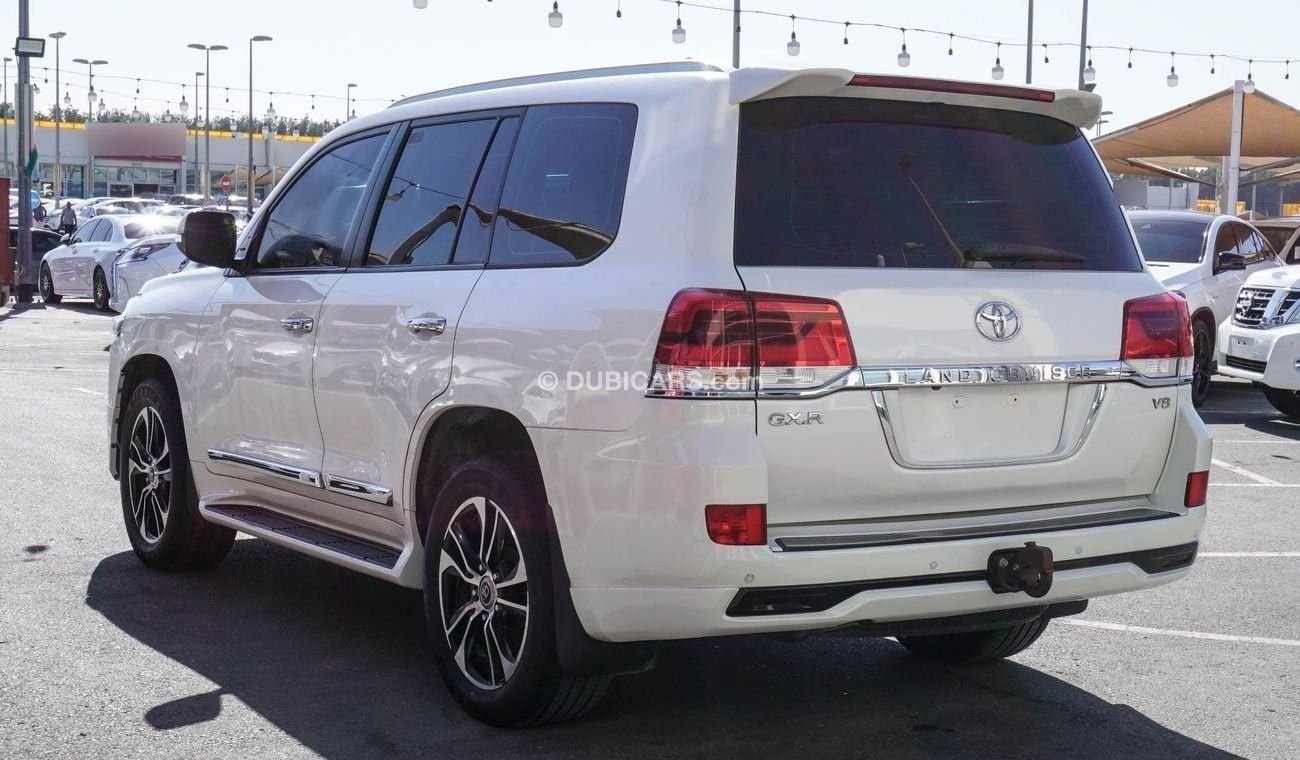 تويوتا لاند كروزر GXR V8