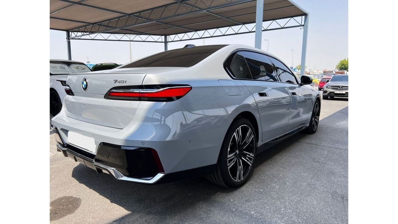 BMW 740Li M Sport BMW 740i