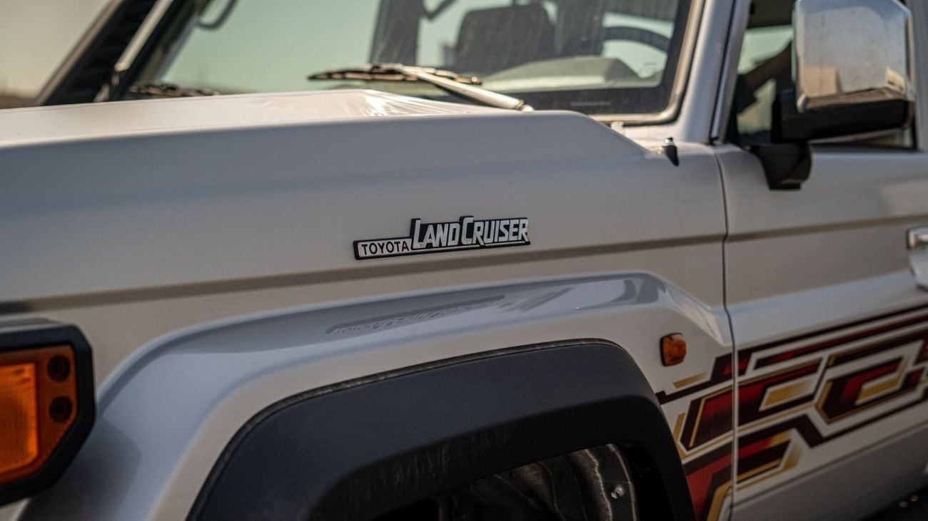 تويوتا لاند كروزر 70 LX 76 2.8L Turbo-Diesel AT 2025YM