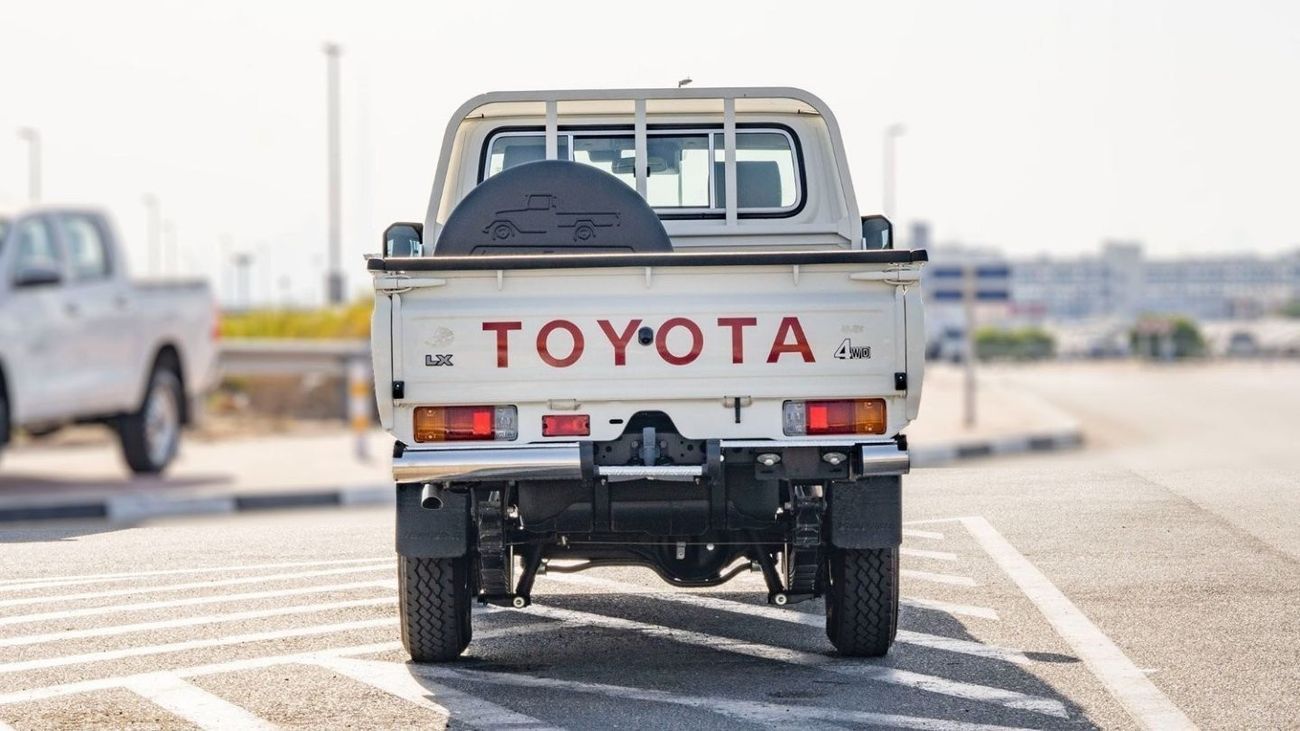 Toyota Land Cruiser Pick Up 2024 Toyota LC79 SC 2.8L diesel Double tank Mid option AT