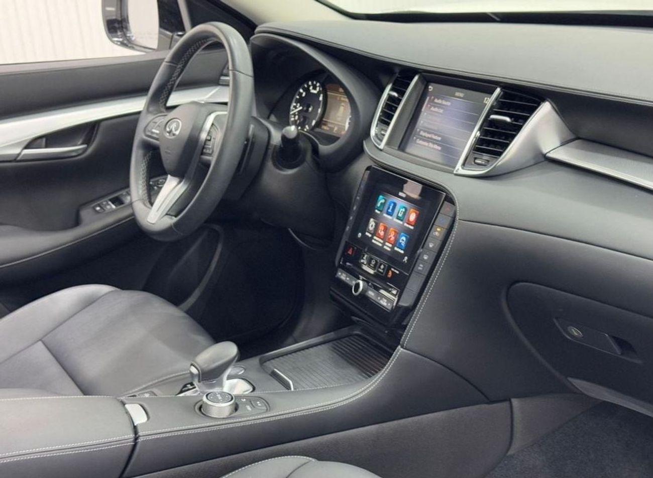 Infiniti QX50 Luxury 2.0L 4WD 2021 Infiniti QX50, 1 Year Warranty + Service Package, Full Service History, GCC