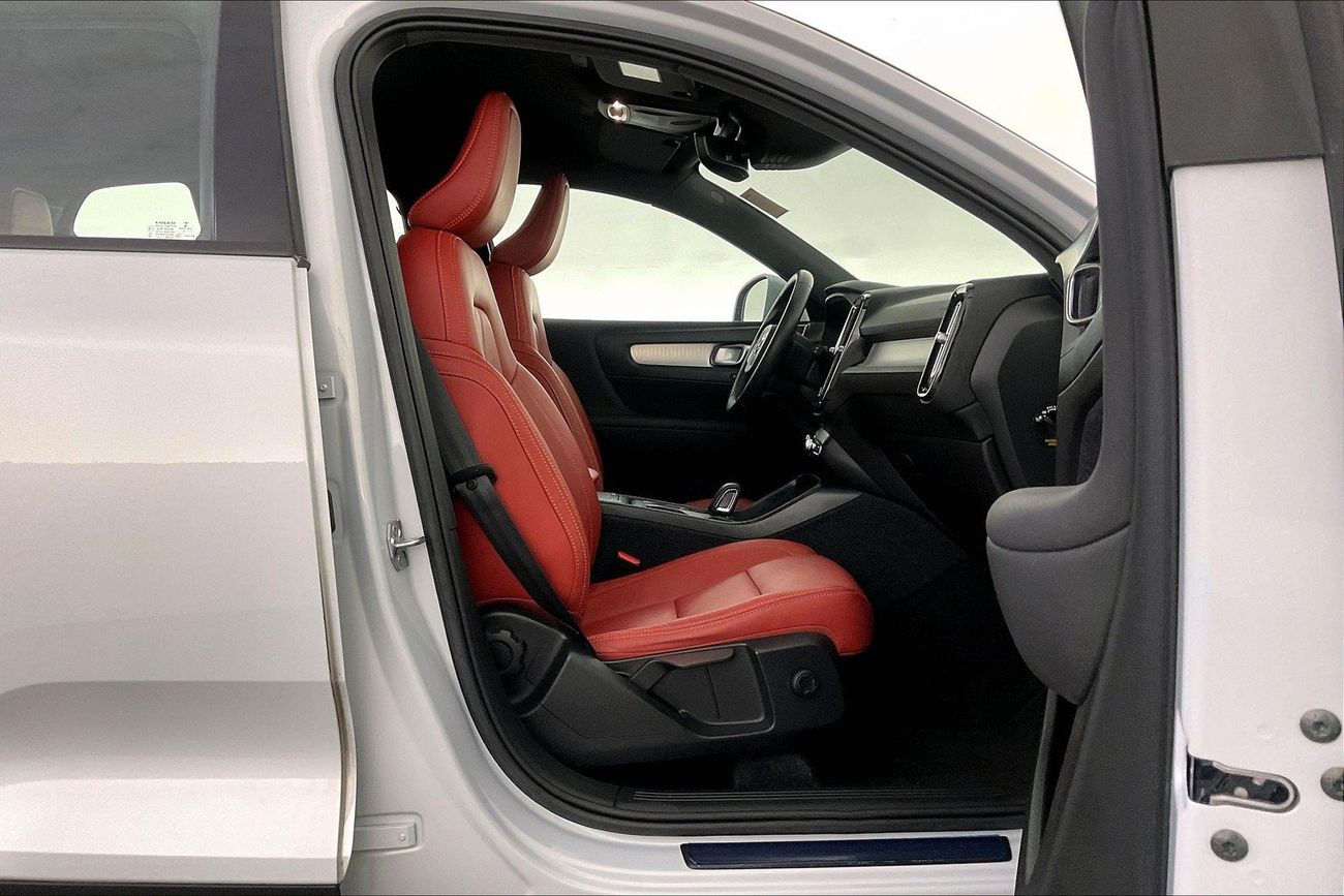 فولفو XC 40 T5 Momentum | شامل الضمان | 0 ﺪﻔﻋﺓ ﺃﻮﻟﻯ