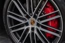 Porsche Panamera Turbo 4.0L AWD