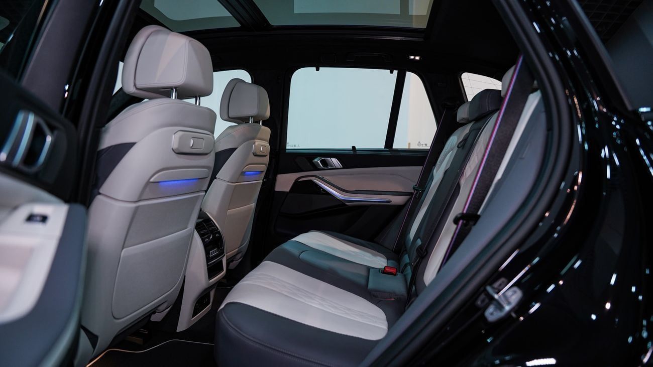 بي أم دبليو X5 M60i LUXURY