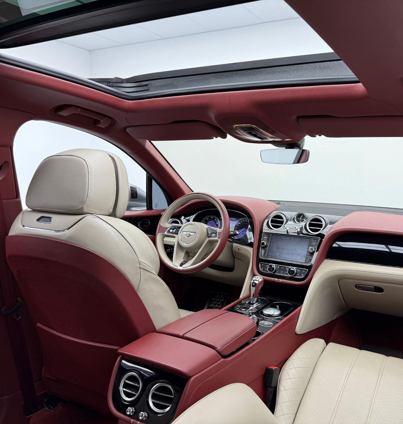 Bentley Bentayga 2017 Bentley Bentayga First Edition W12, Service History, Fully Loaded, Excellent Condition, GCC