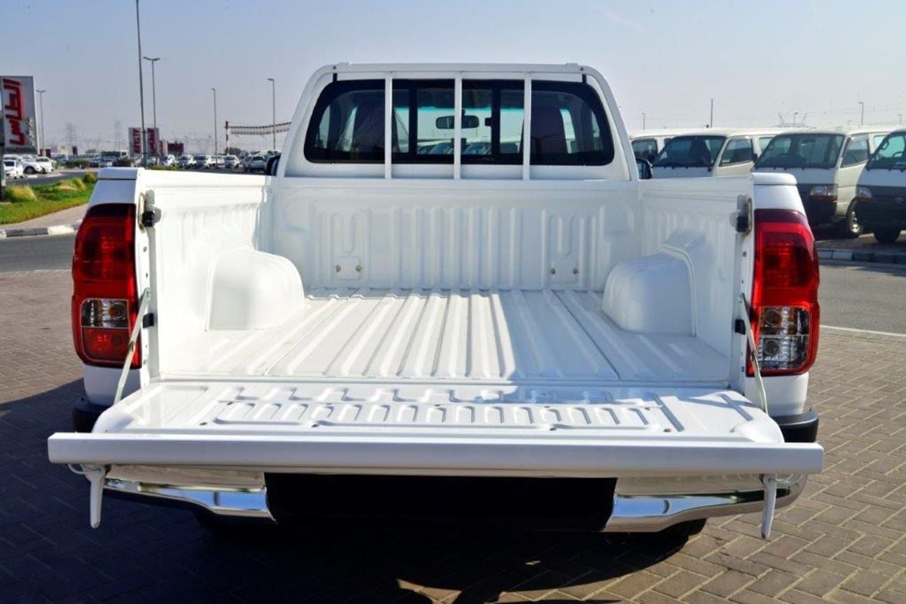 تويوتا هيلوكس GL 2.4L Single Cab Utility