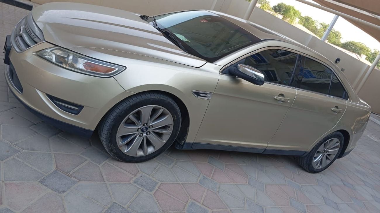 Ford Taurus 1FAHP2FW5BG152345