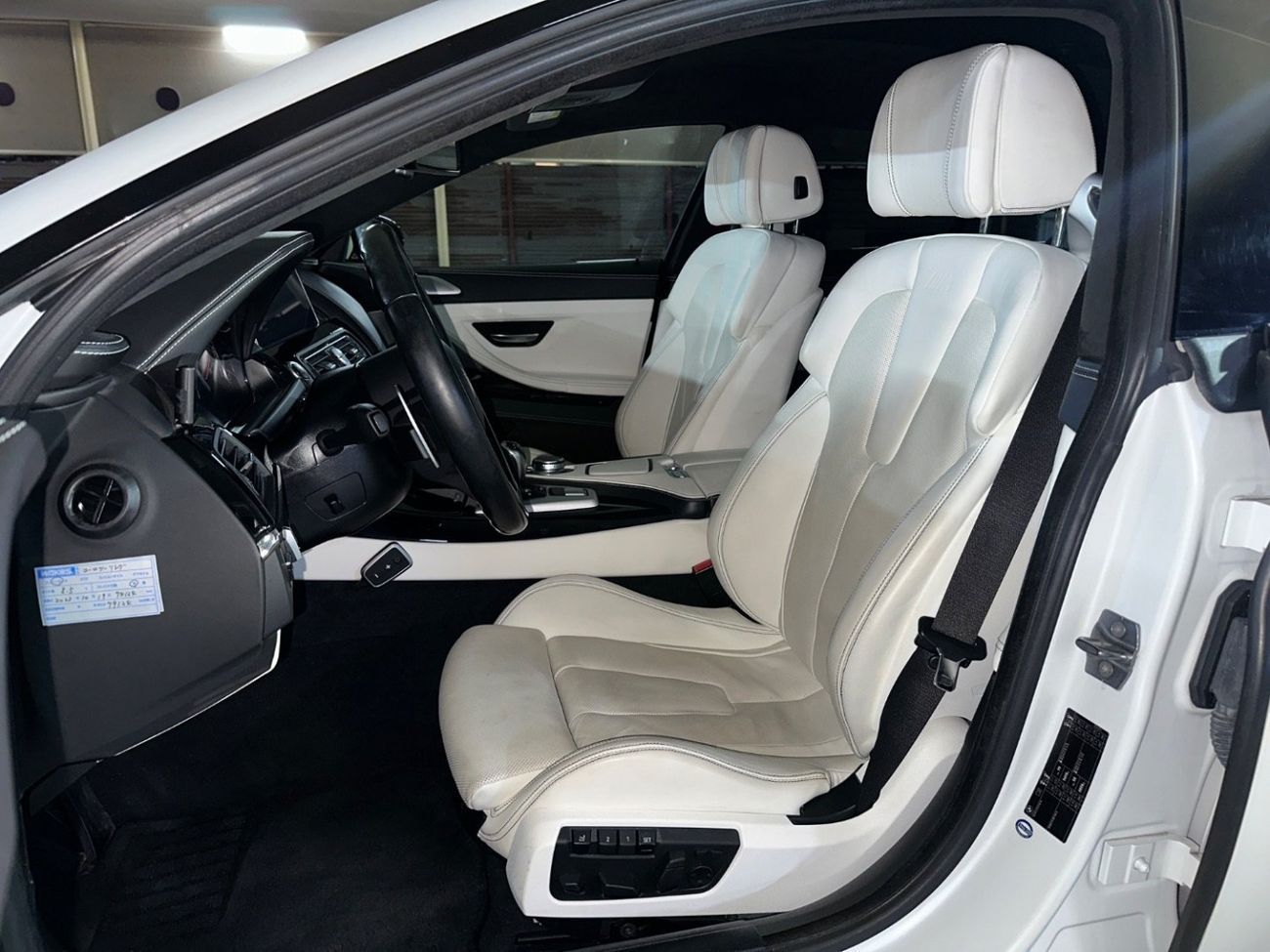 BMW M6 2016 4.4L | ONE OF ONE M6 | COMPETITION PACKAGE | CARBON CERAMIC BRAKES | FULLY LOADED