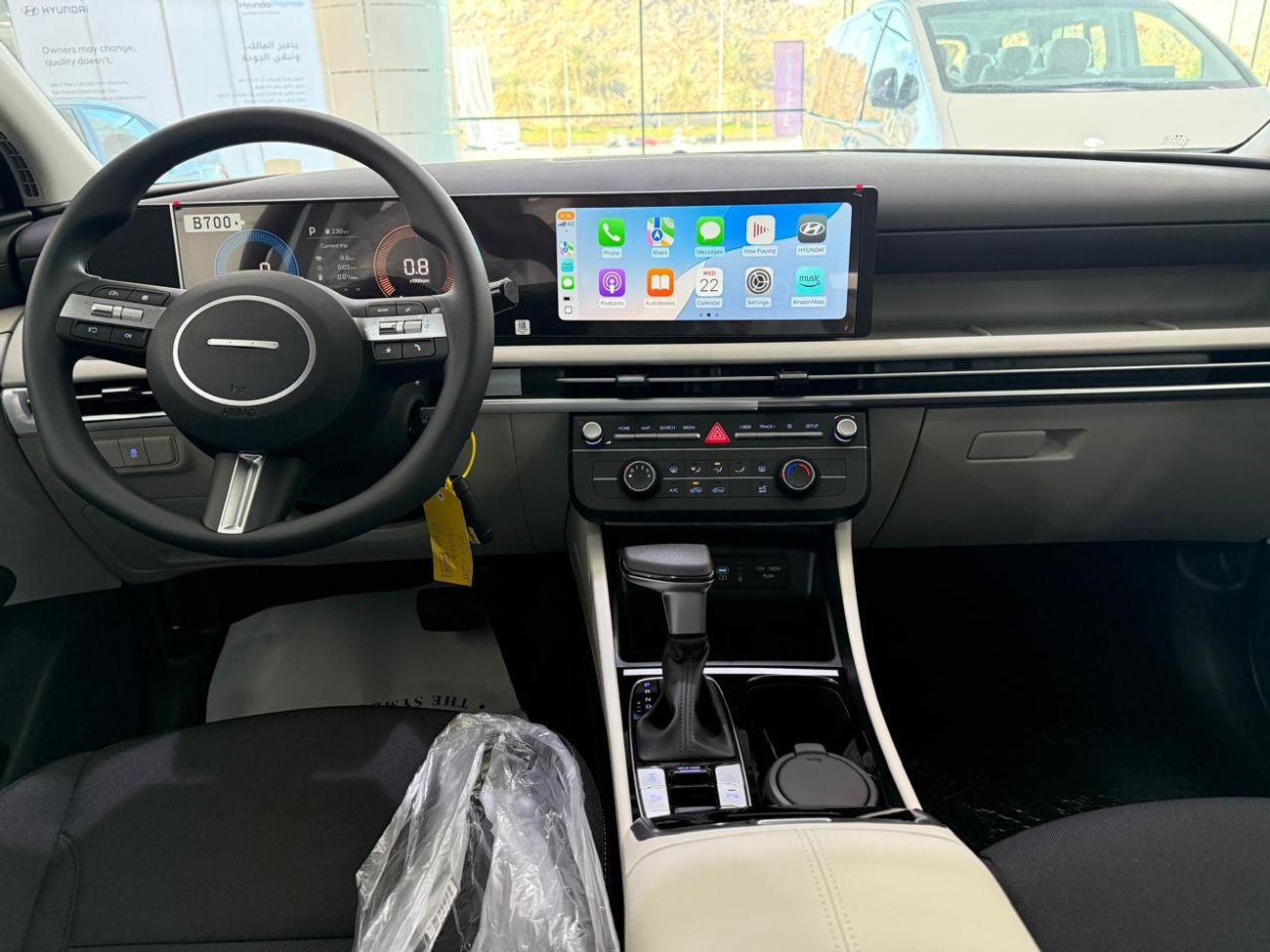 هيونداي توسون 2.0L PETROL V4 / AUTO REAR DOOR / LETAHER SEATS / FULL OPTION