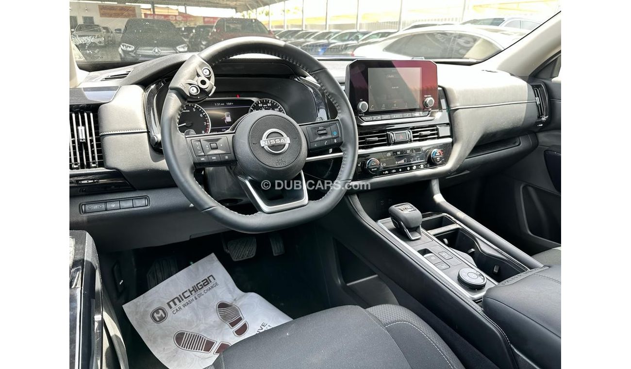 Nissan Pathfinder SV