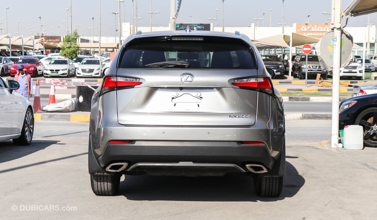 Lexus NX200t T