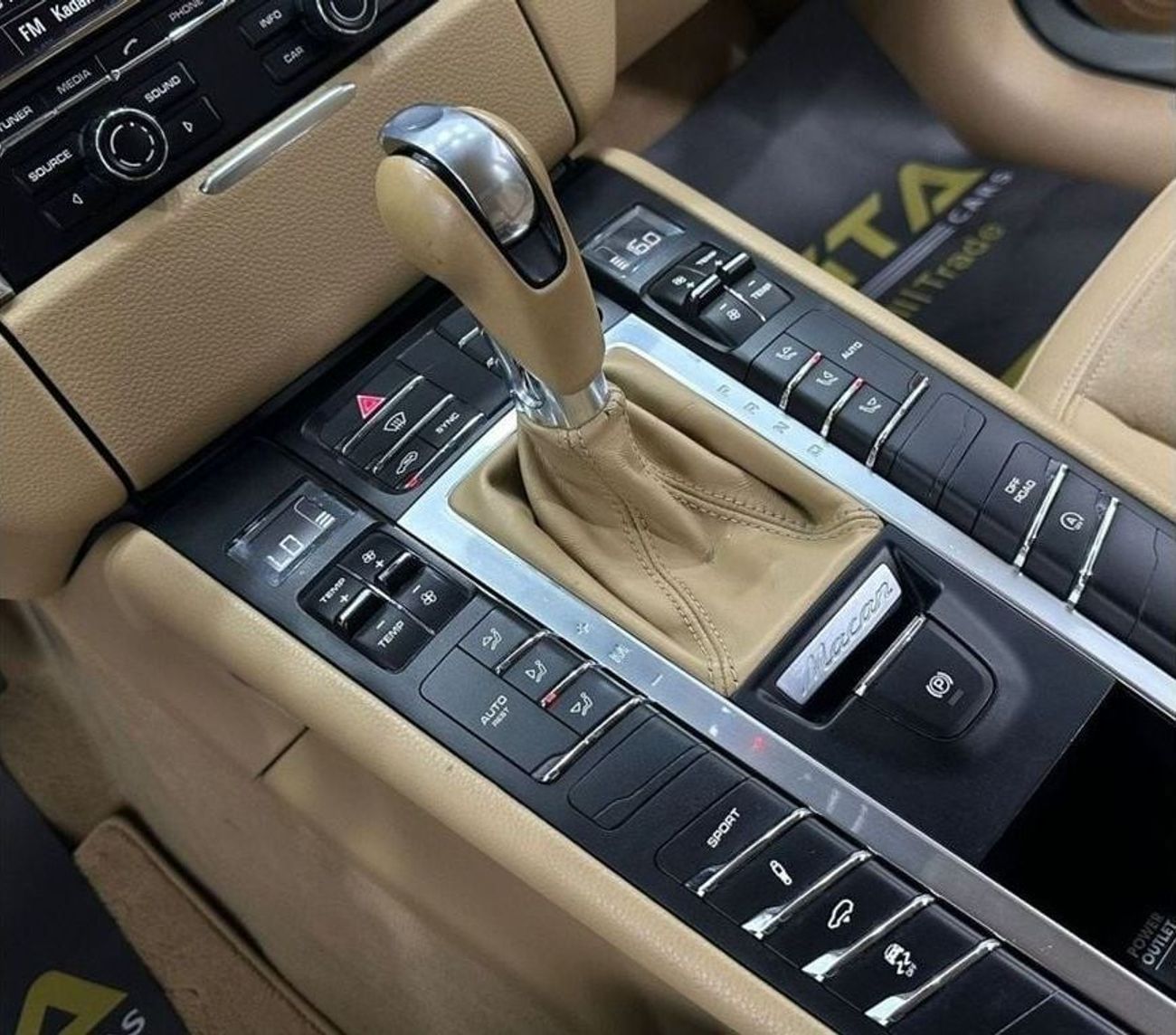 Porsche Macan 2015 Porsche Macan S, Service History, Excellent Condition, GCC