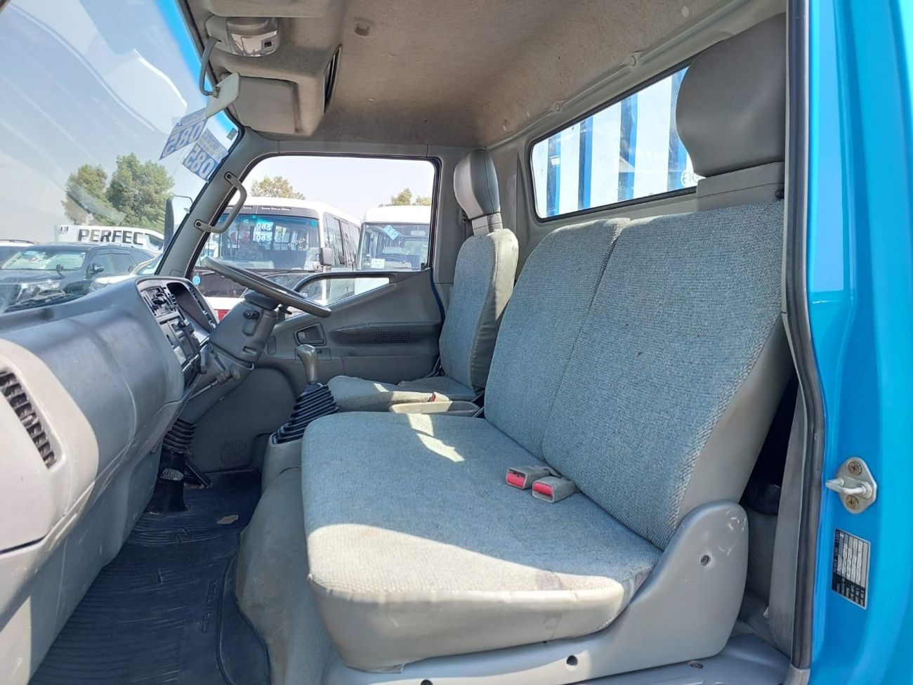 ميتسوبيشي فوسو كانتير MITSUBISHI CANTER TRUCK RHD 1997  MODEL 4.5 L DIESEL MANUAL(PM23164)