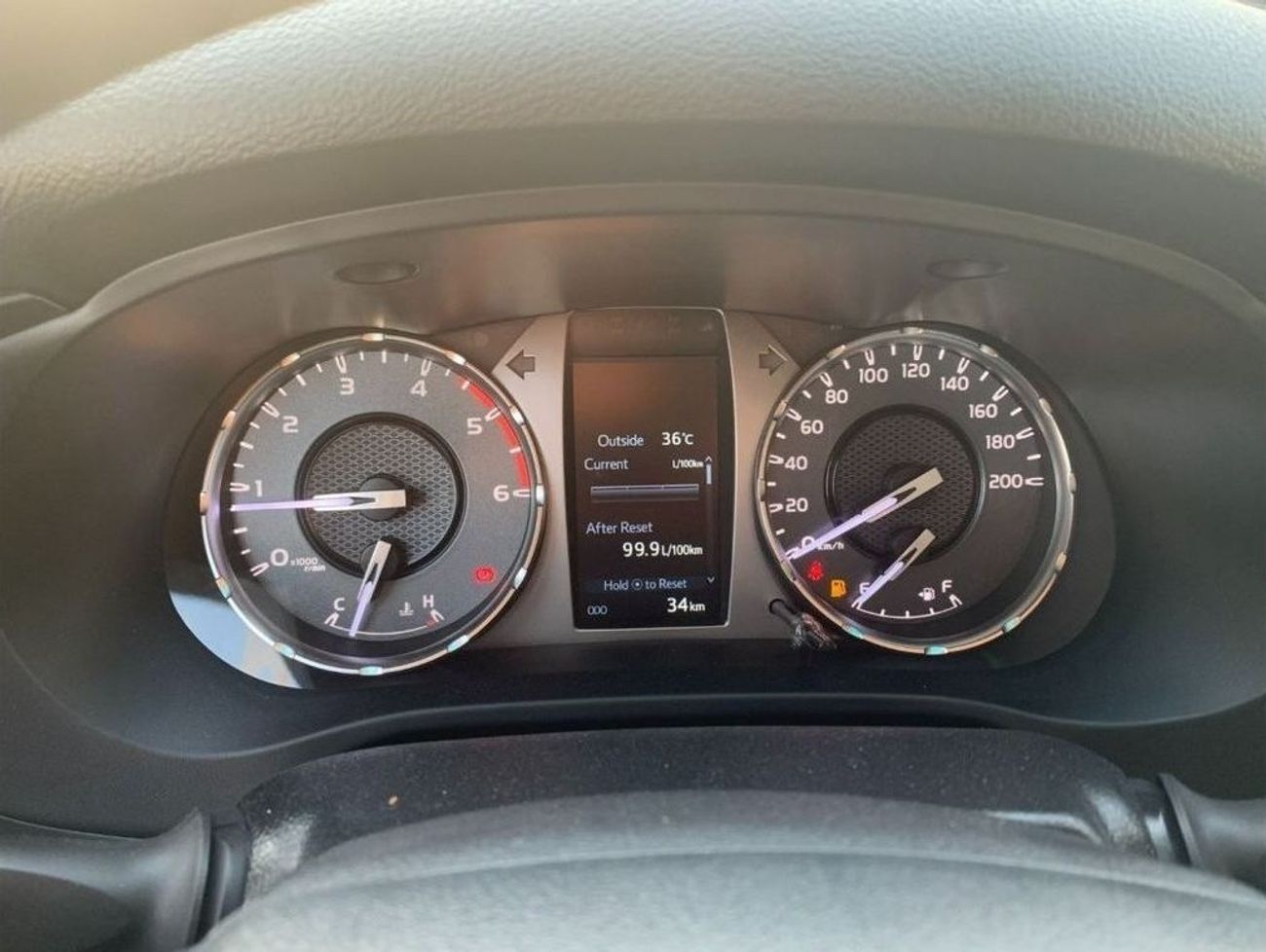 تويوتا هيلوكس TOYOTA HILUX DC 2.4L DSL - M/T - 4X2 - MY23