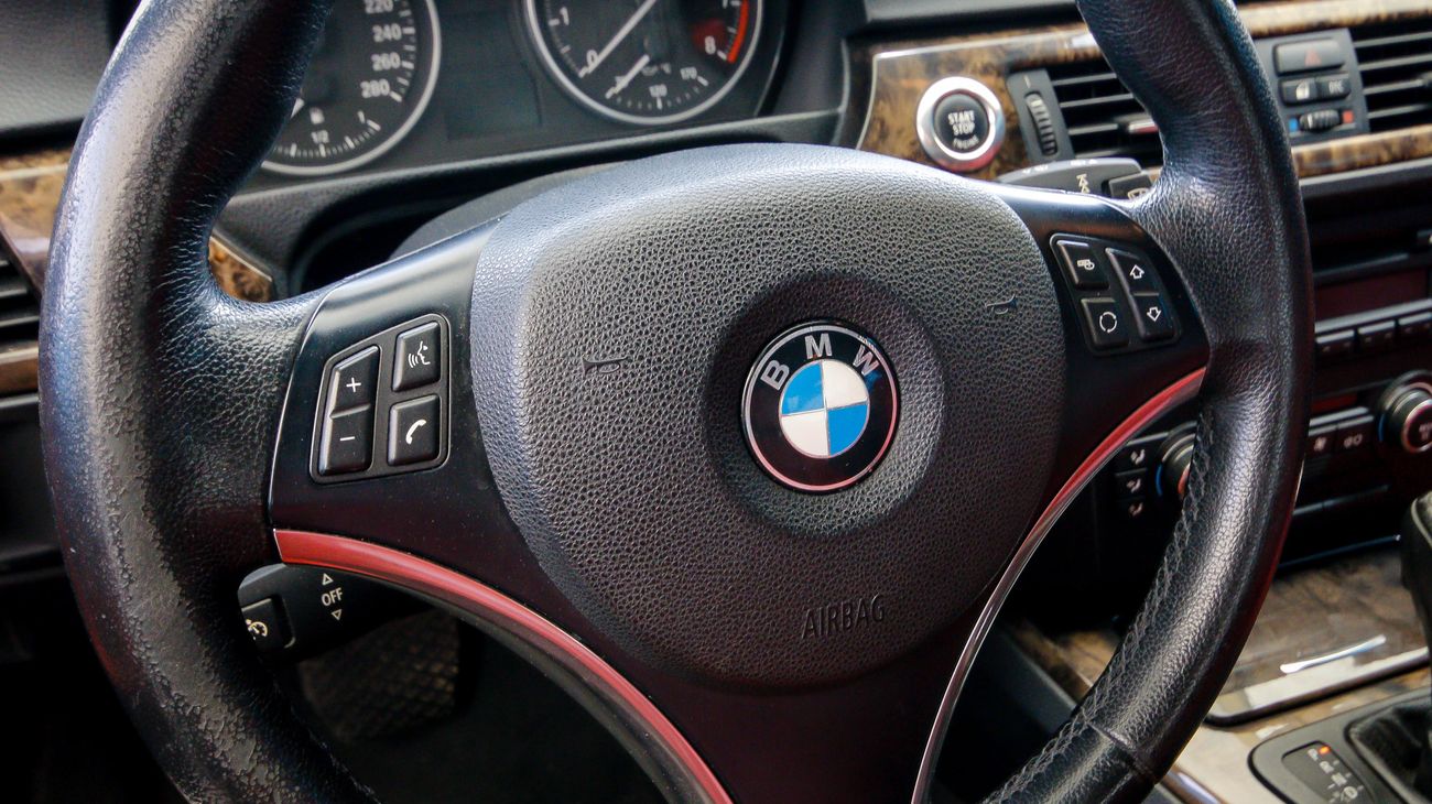 بي أم دبليو 325 i