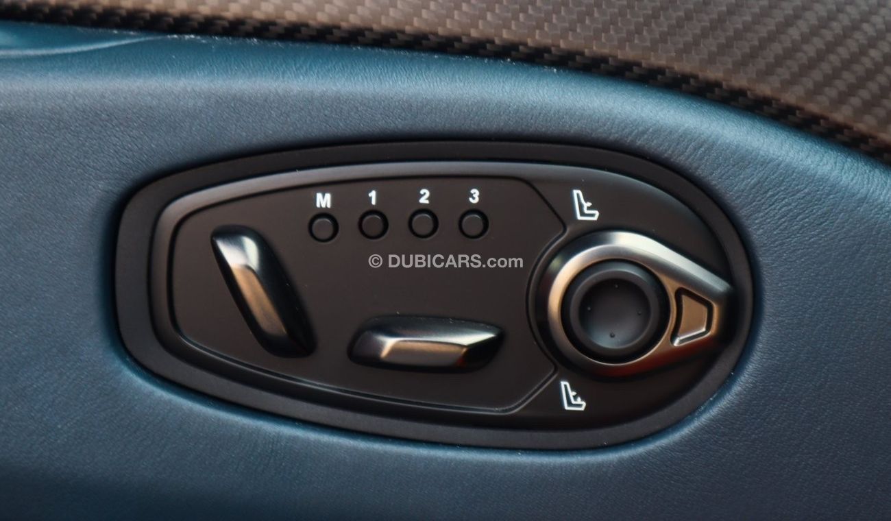 أستون مارتن فانتيج Coupe V8 2020 Brand New