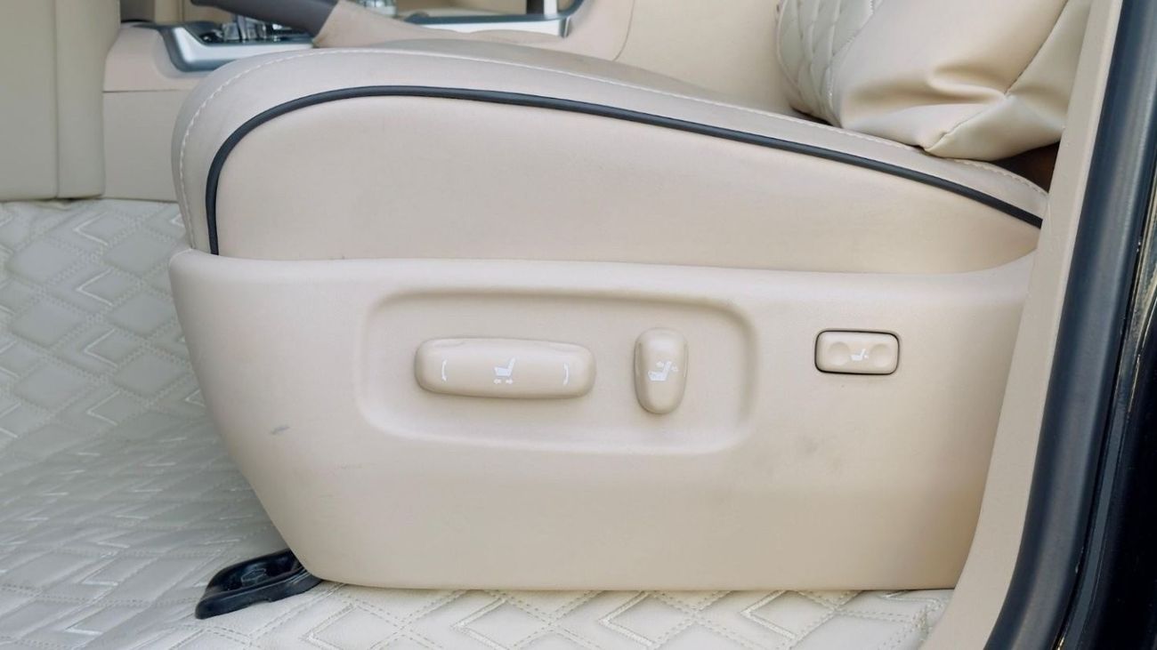 تويوتا لاند كروزر -